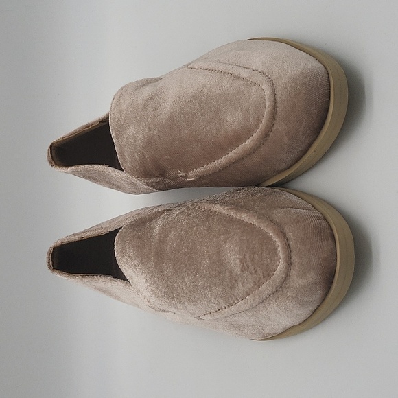 1414- Rag & Co Handcrafted Luxe Lap Taupe Color Size 9.5 NWT - Picture 3 of 10